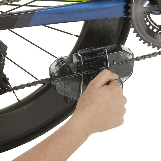 Cycle chain store cleaning